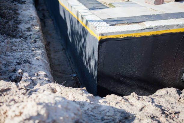 Professional Vapor Barrier Installation technician working in Moreland, GA